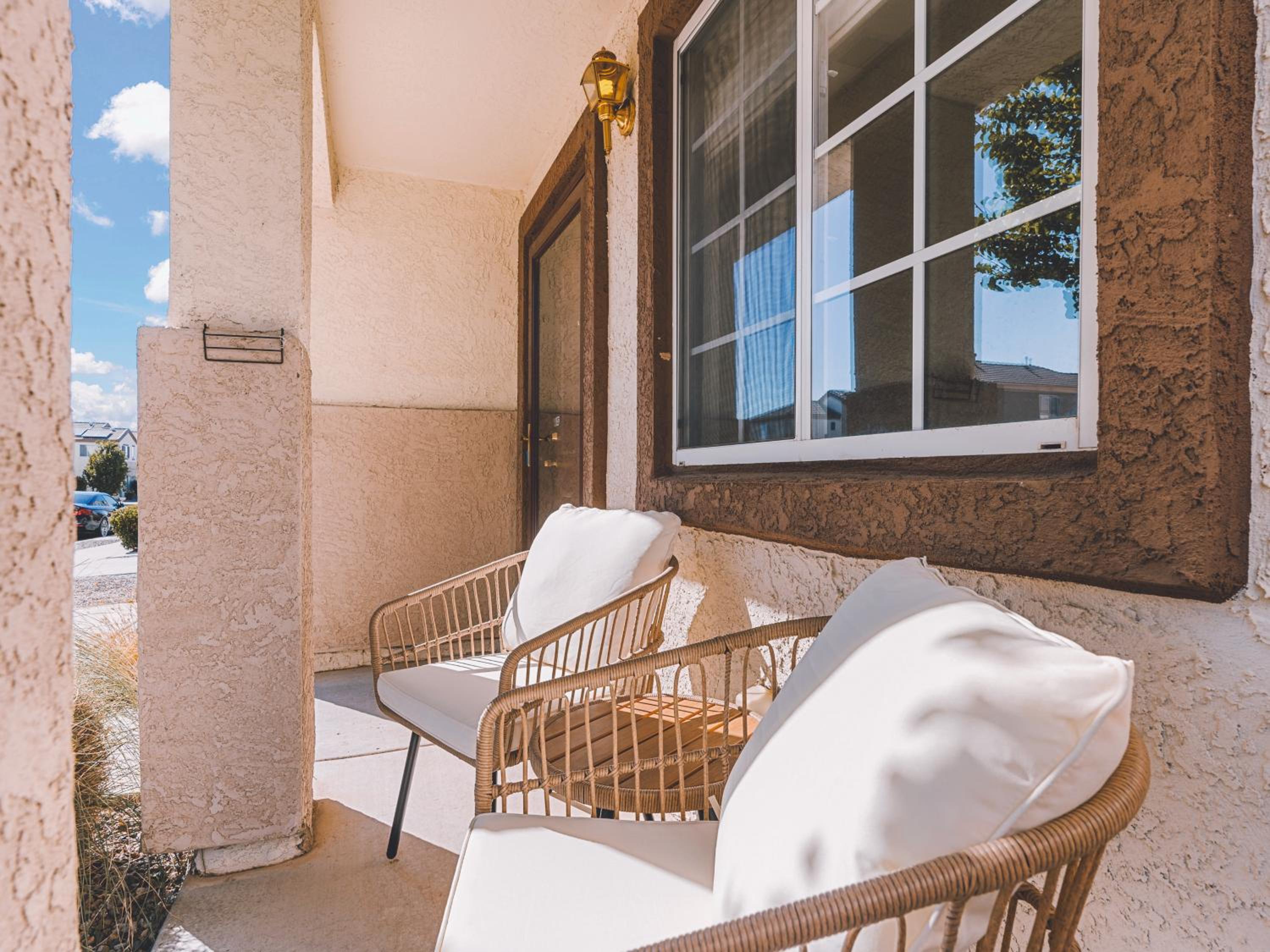 Chic Mid-Century Boho Oasis - 15 min to Old Town view 2