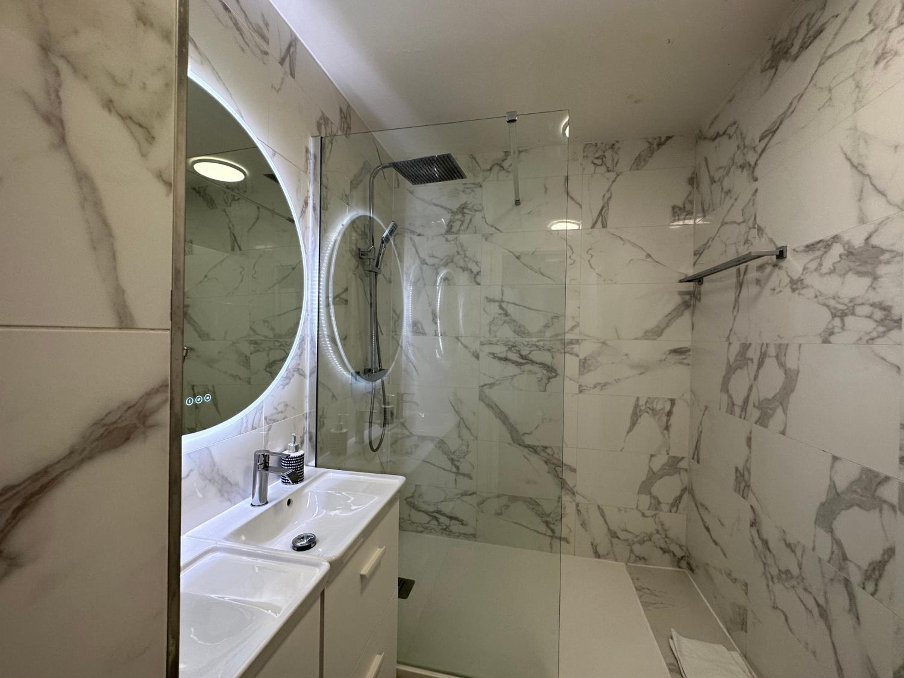 Apt Place de Toscane - 4min Disneyland-PARIS