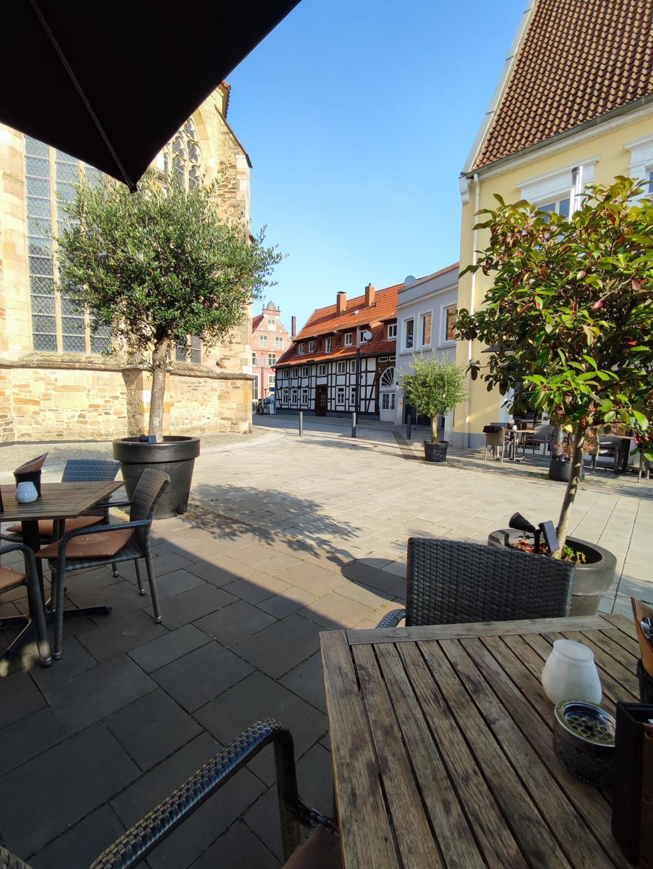 Flair Apartments 'FACHWERK & FLAIR' - Altstadt-Apartment 78 qm für Urlaub oder Geschäftsreise, Innenstadtlage, ruhig, modern, 900 m Bahnhof, 24 Std Check-i