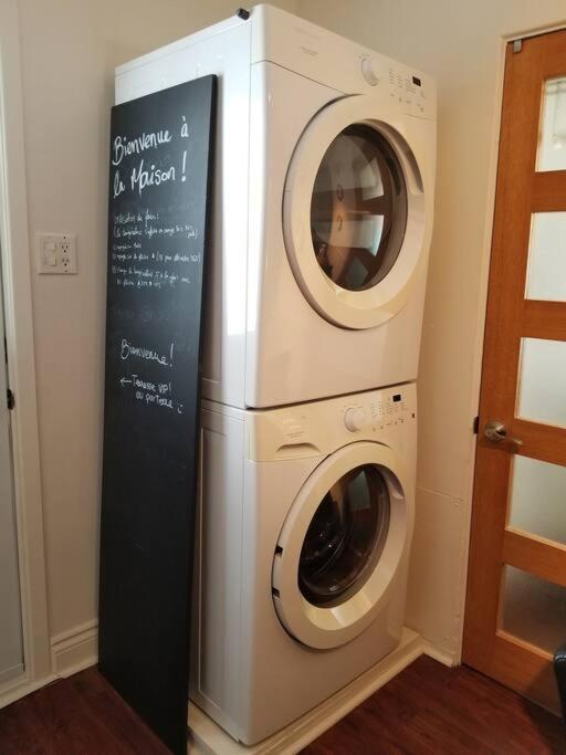 Logement avec stationnement tennis et piscine