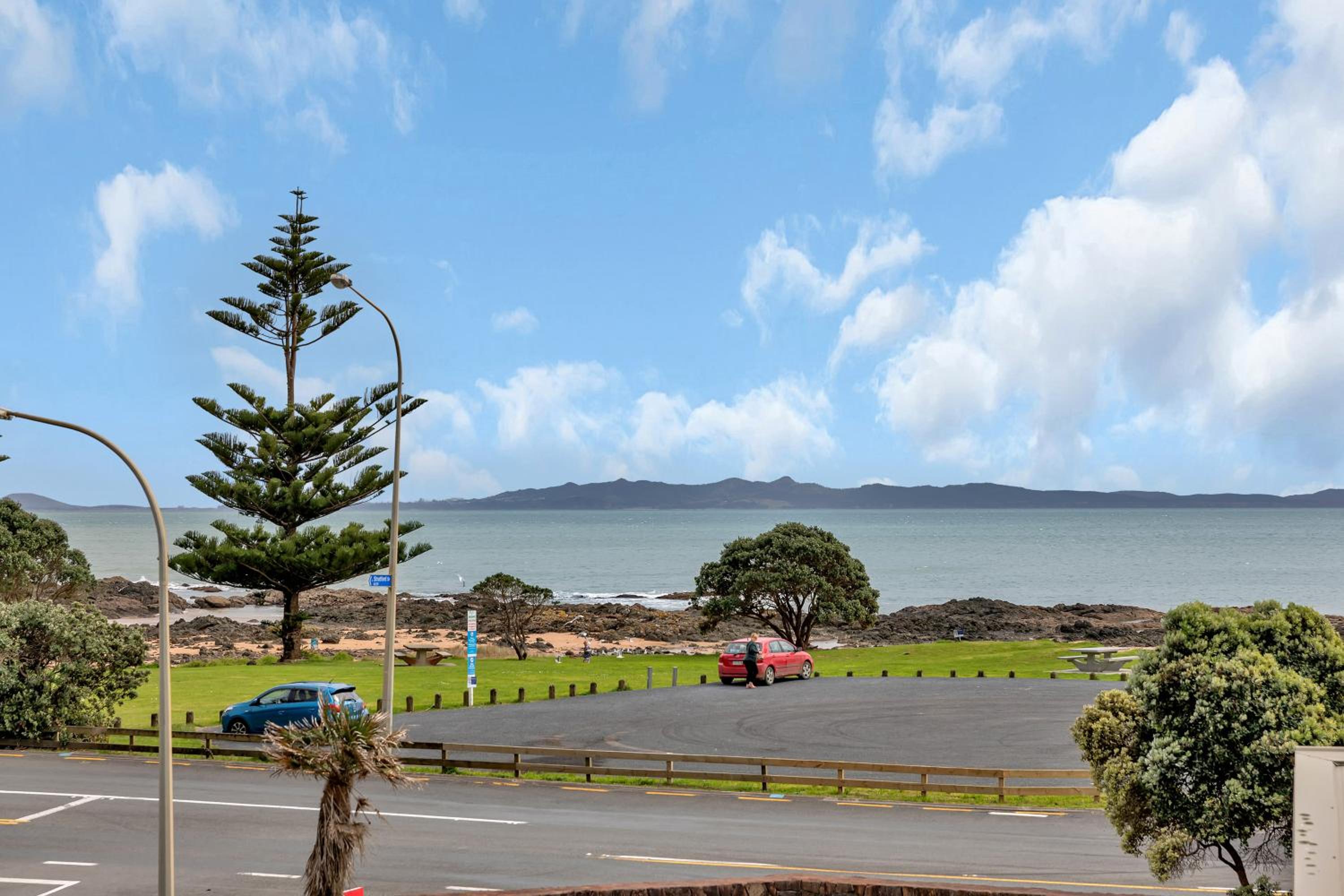Seaside on Stratford - Cable Bay Holiday Home view 5