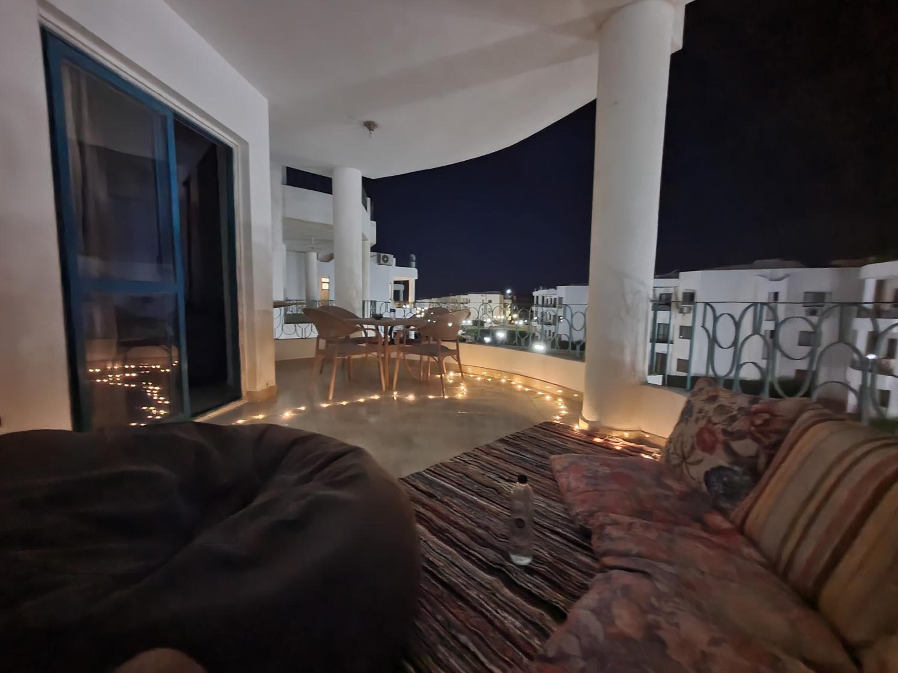 Relaxed families sea view master bedroom