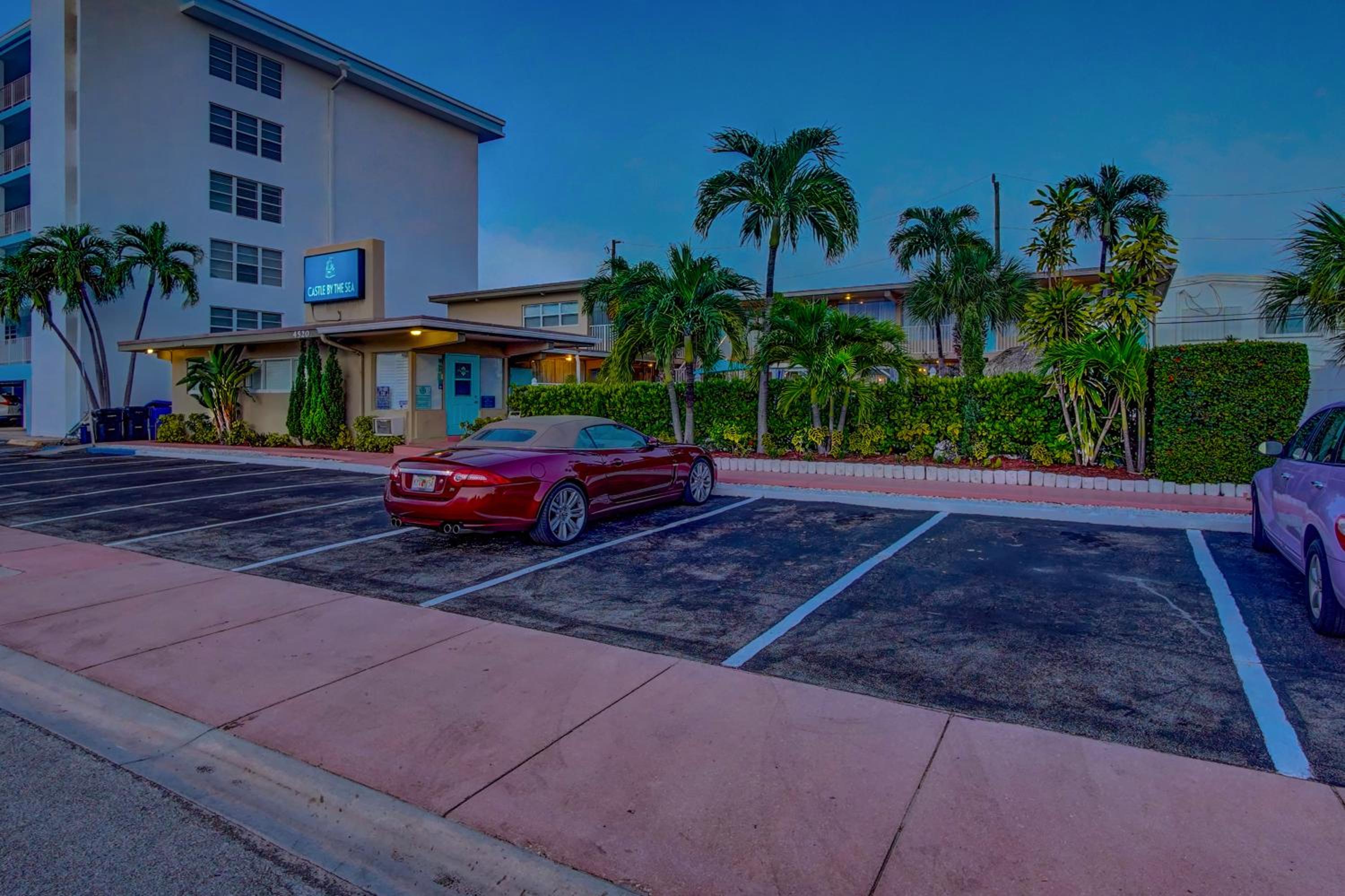 Hotel Castle by the Sea Motel - Image 1