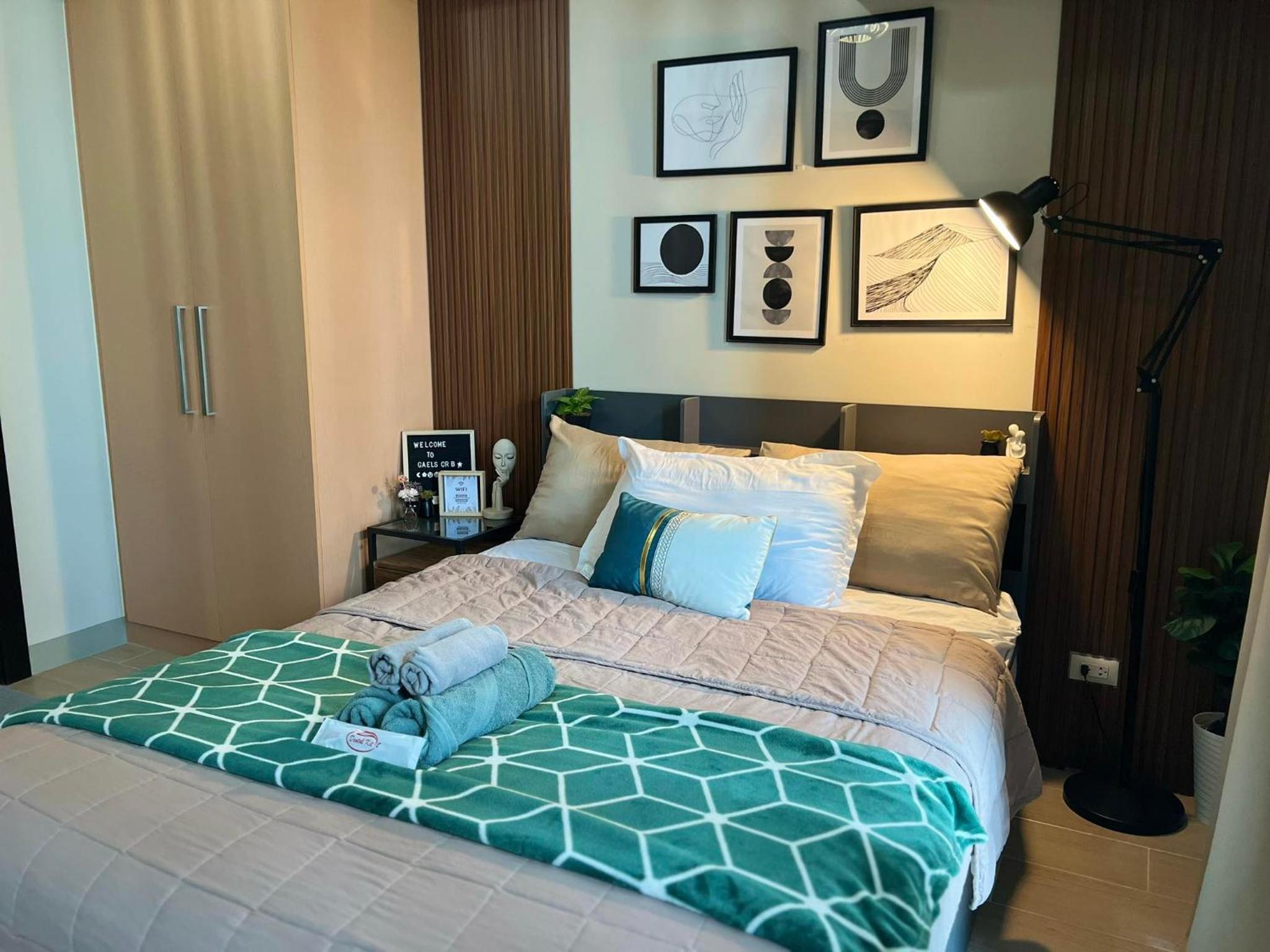 Uptown Parksuites BGC Taguig 1 Bedroom w/ Balcony view 4