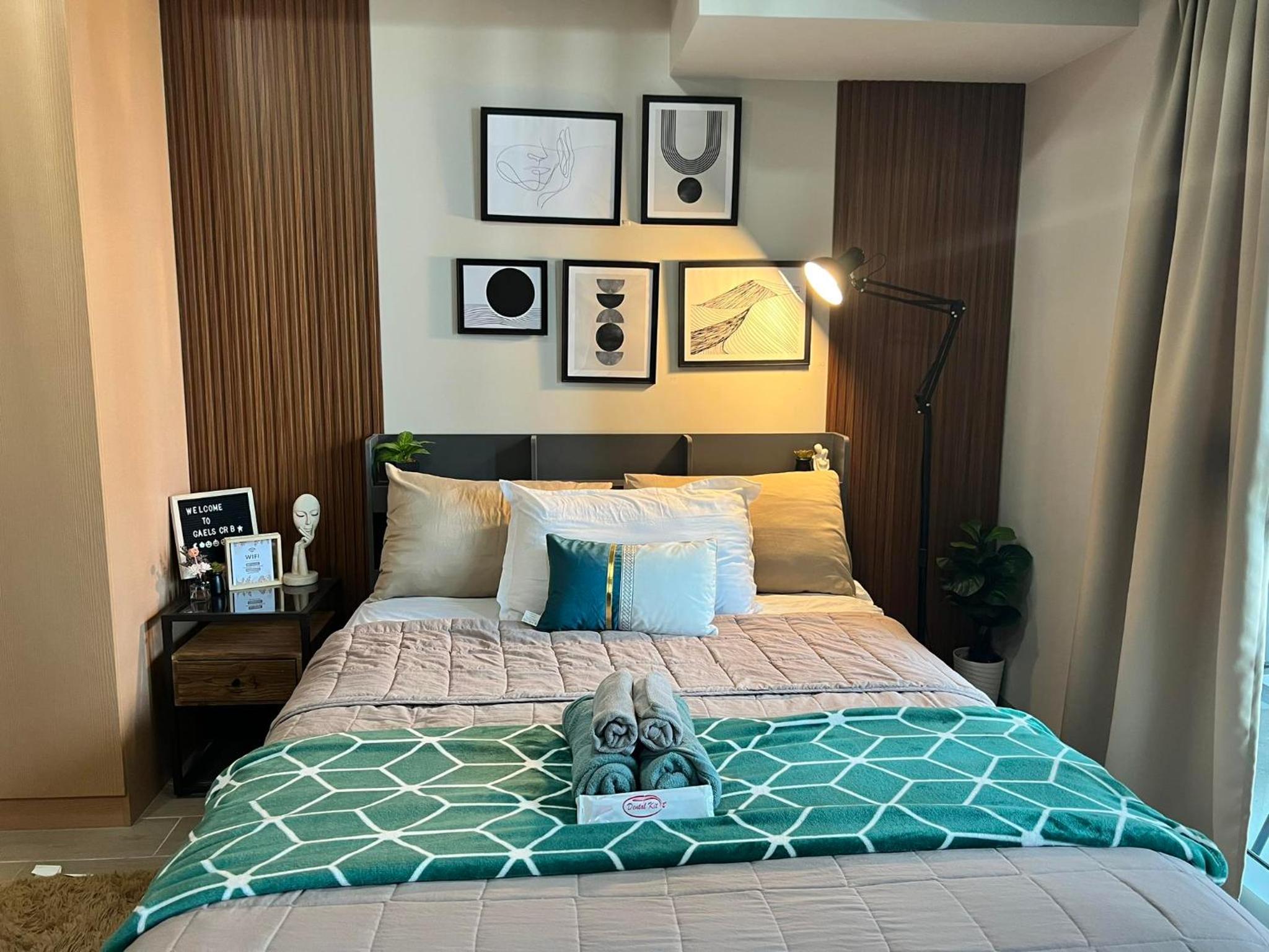 Uptown Parksuites BGC Taguig 1 Bedroom w/ Balcony view 3