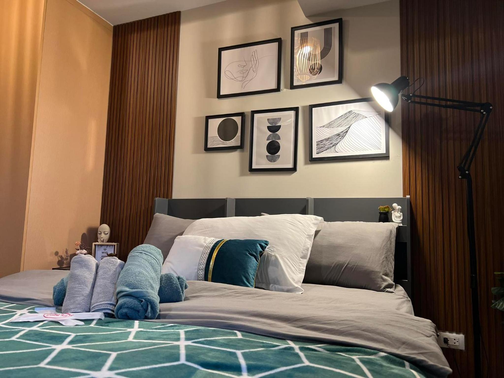 Uptown Parksuites BGC Taguig 1 Bedroom w/ Balcony view 2