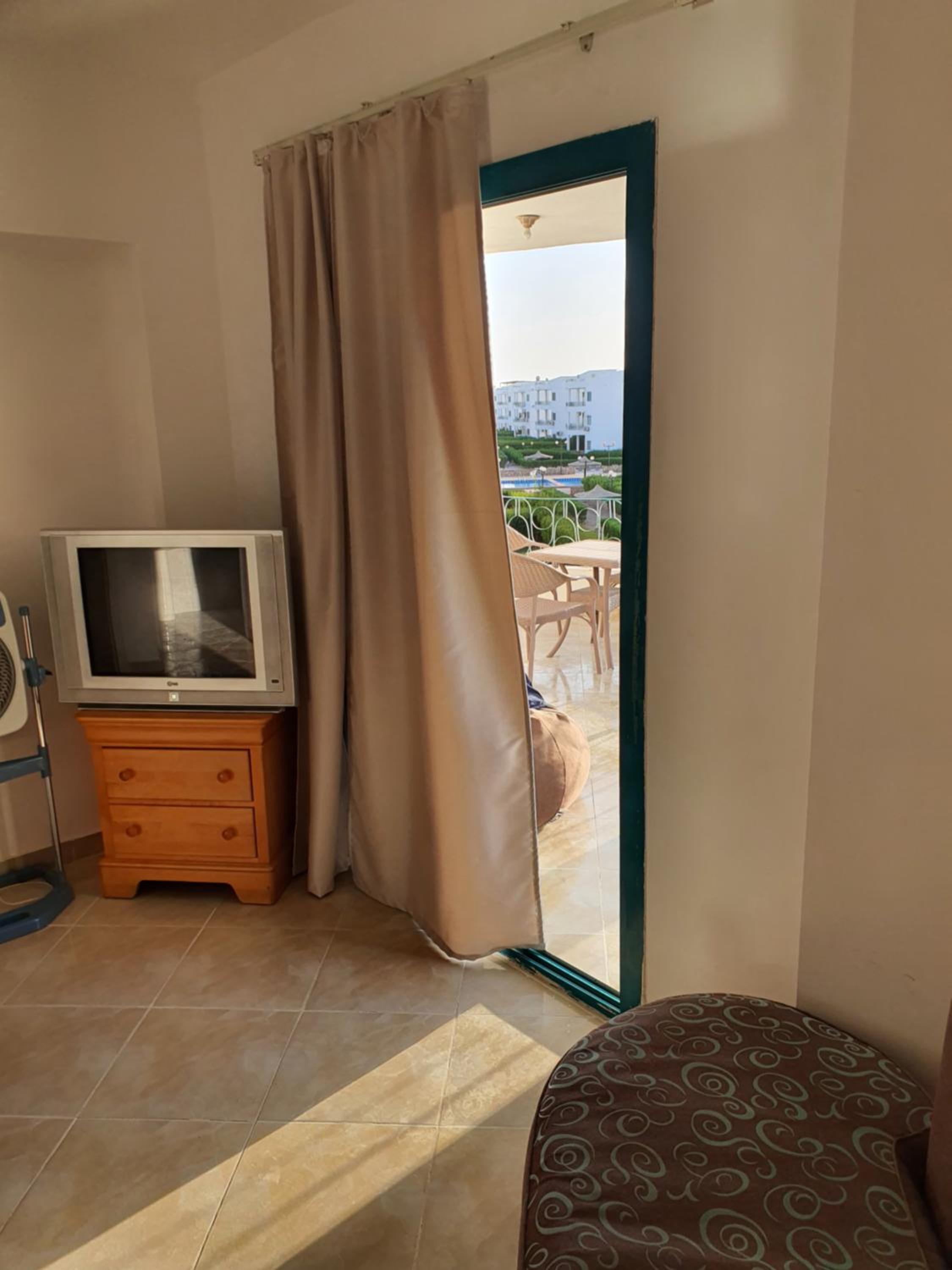 Relaxed families sea view master bedroom