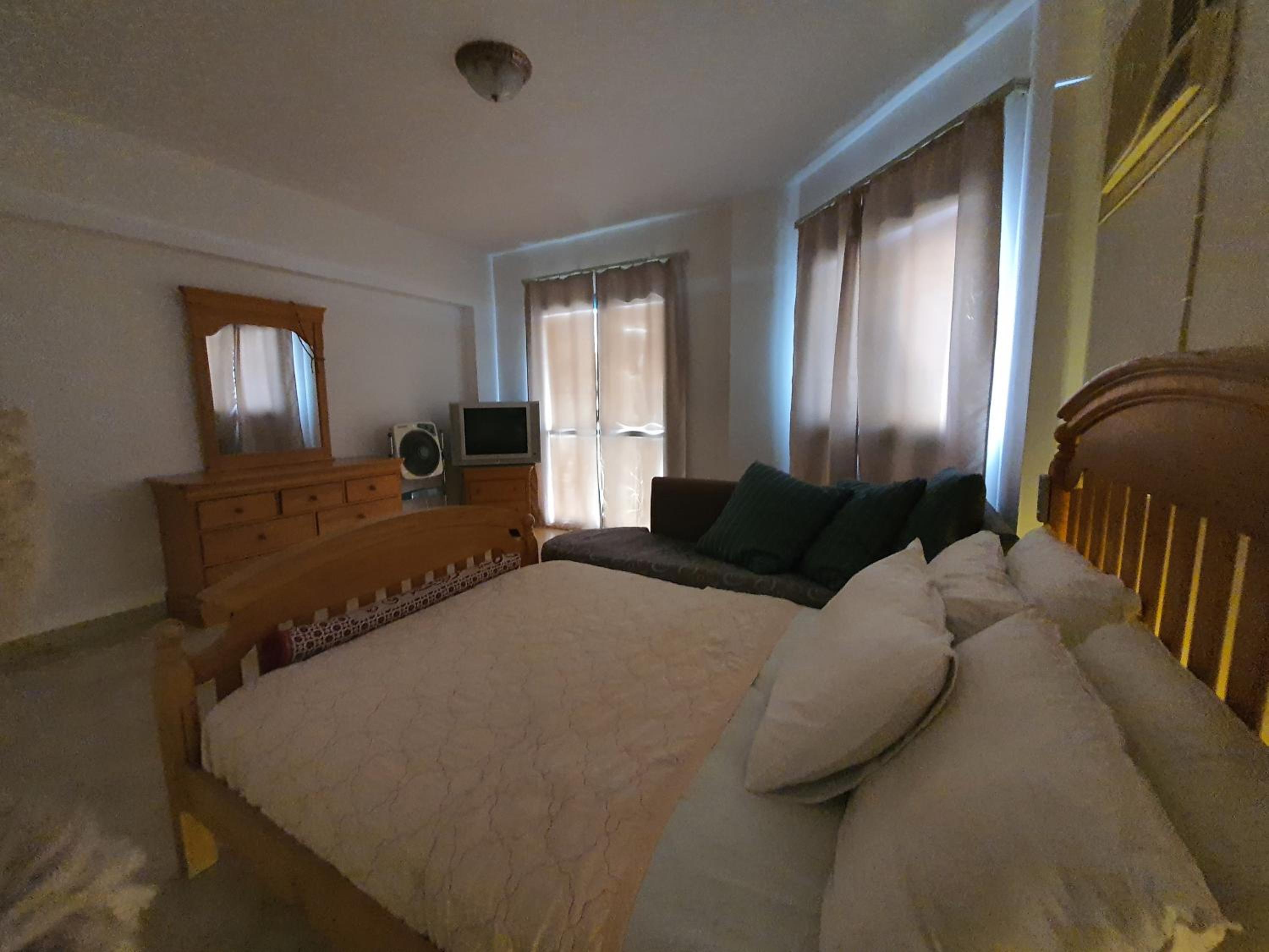 Relaxed families sea view master bedroom