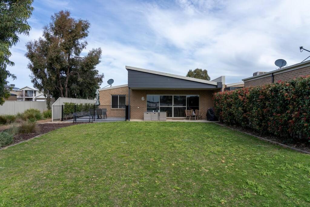 The Lakehouse Yarrawonga on Lake Mulwala