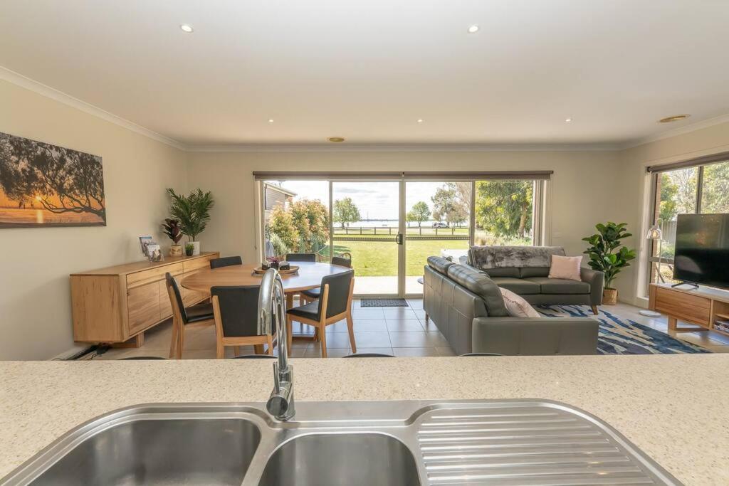 The Lakehouse Yarrawonga on Lake Mulwala