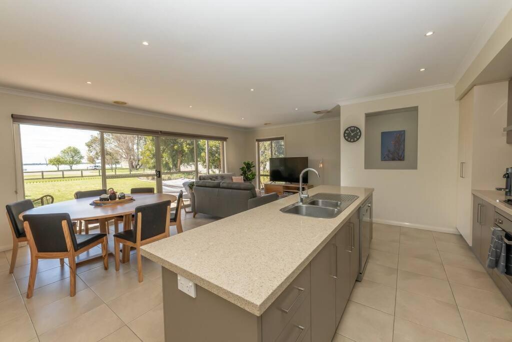 The Lakehouse Yarrawonga on Lake Mulwala
