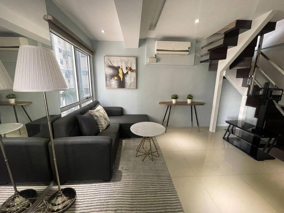 2BR Loft By Tiwala Staycation