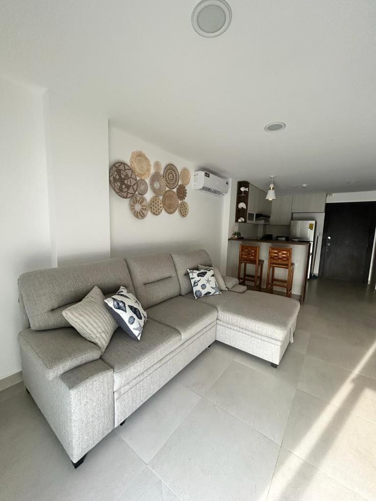 Apartamento Vacacional frente al mar en General Villamil Playas