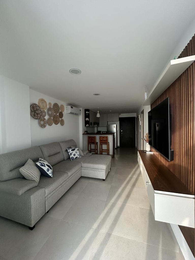Apartamento Vacacional frente al mar en General Villamil Playas
