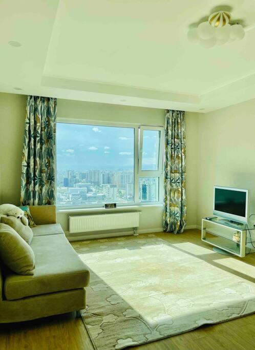 High-Rise Scenic View New Apt view 2