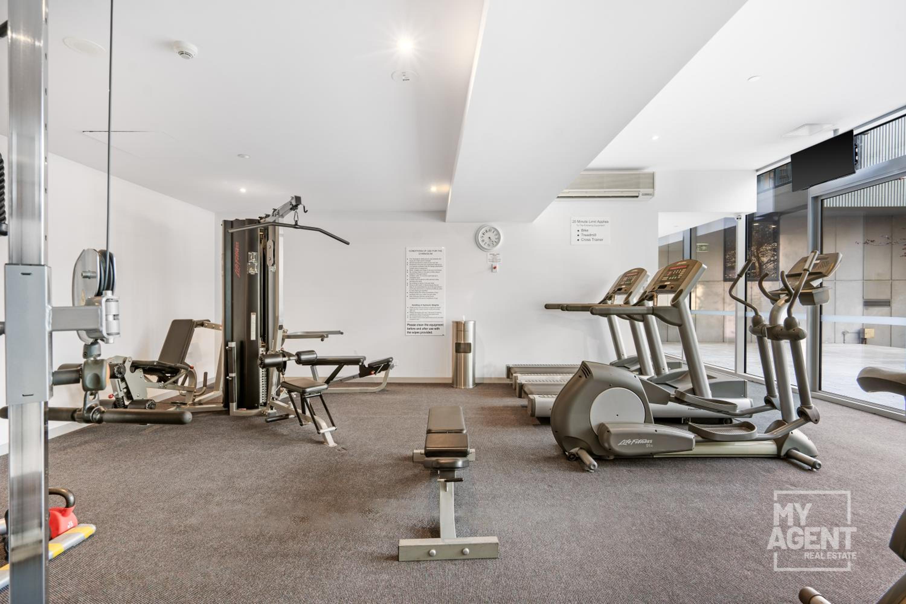 Spectacular Victoria Harbour Apartment Docklands