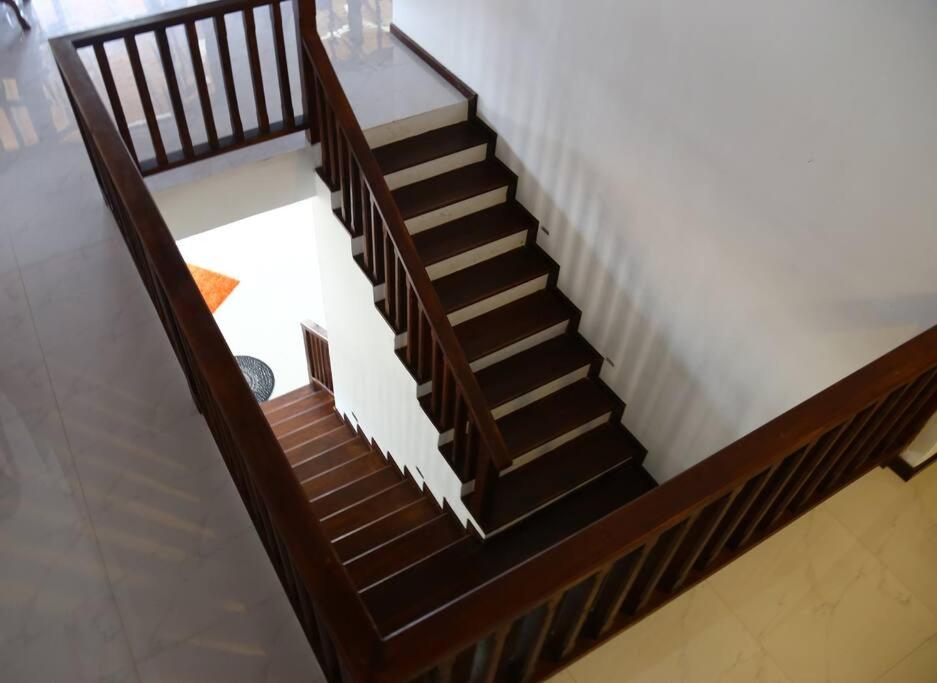 Exceptional 7Bed Villa with Pools Yoga, Scuba & Pet Friendly in Hikkaduwa view 4