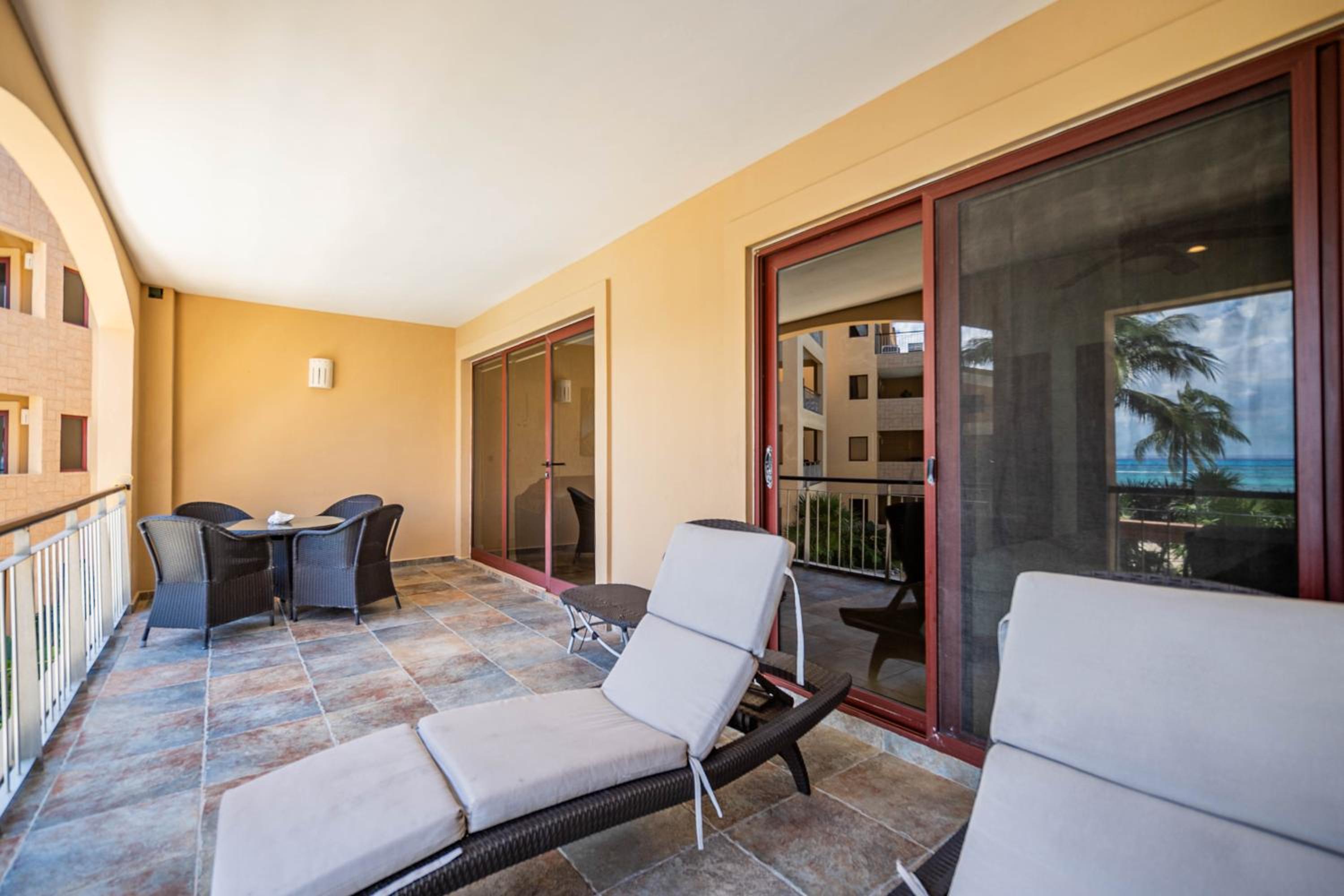 202 C - Apartment in first line of beach with direct access to the beach view 5