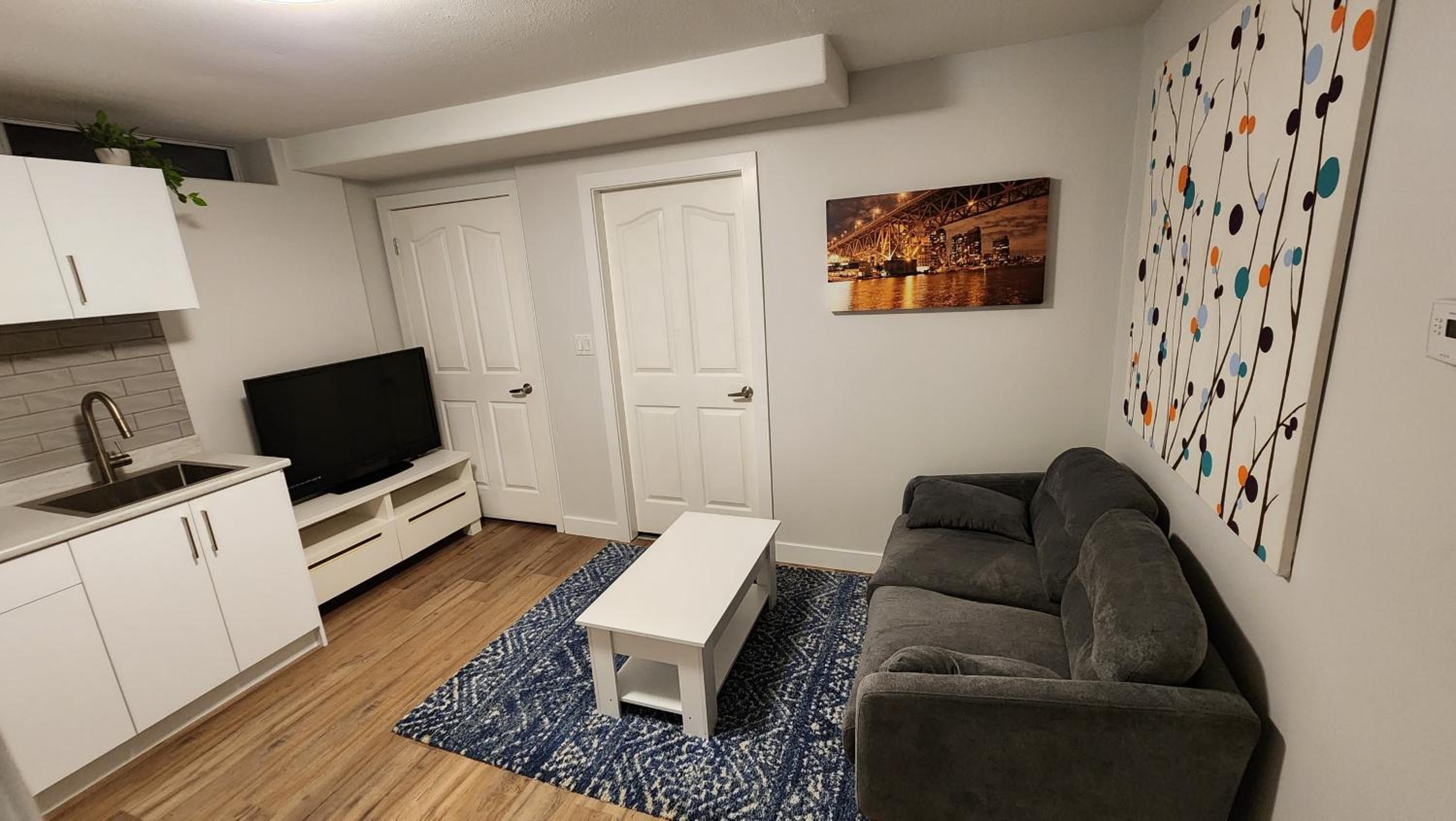 Charming East Van Hideaway - Near SkyTrain