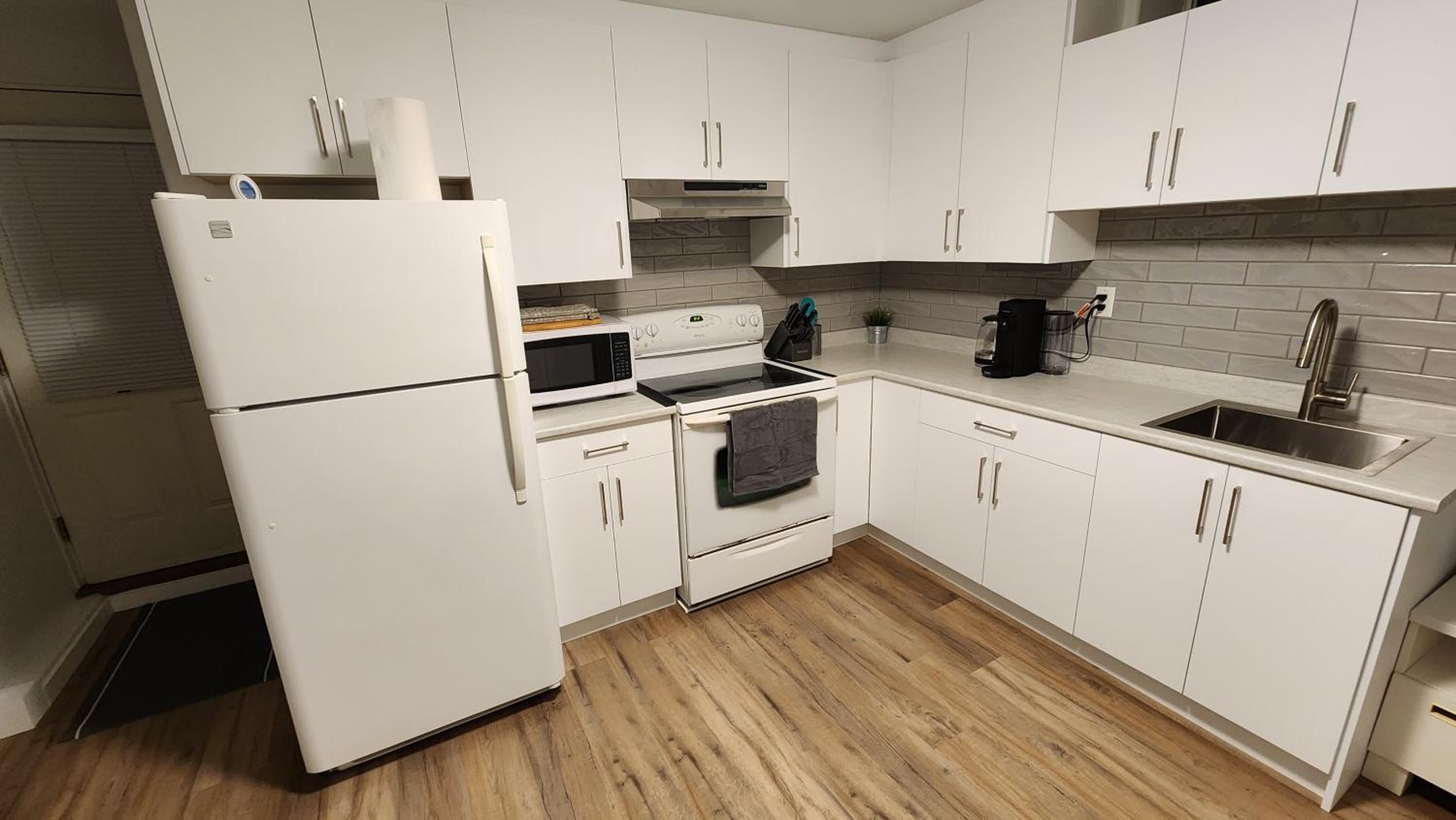 Charming East Van Hideaway - Near SkyTrain