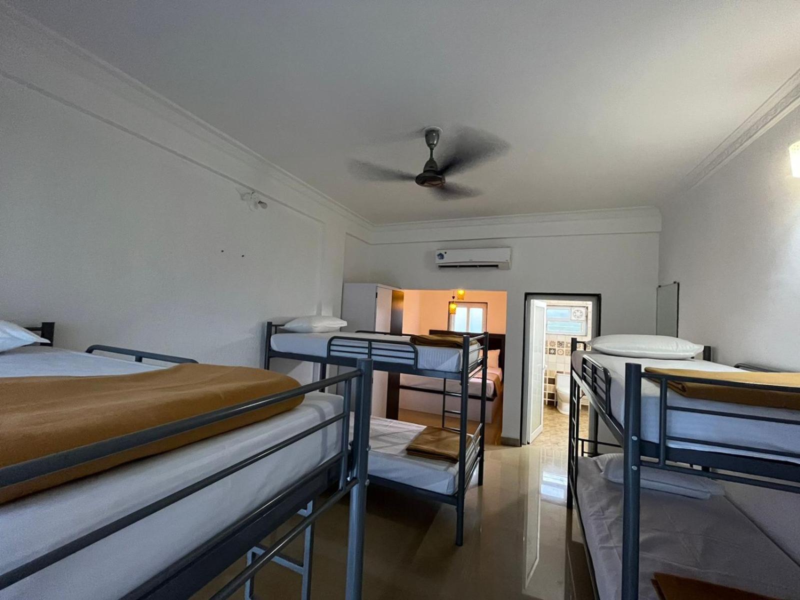 Del Hostel