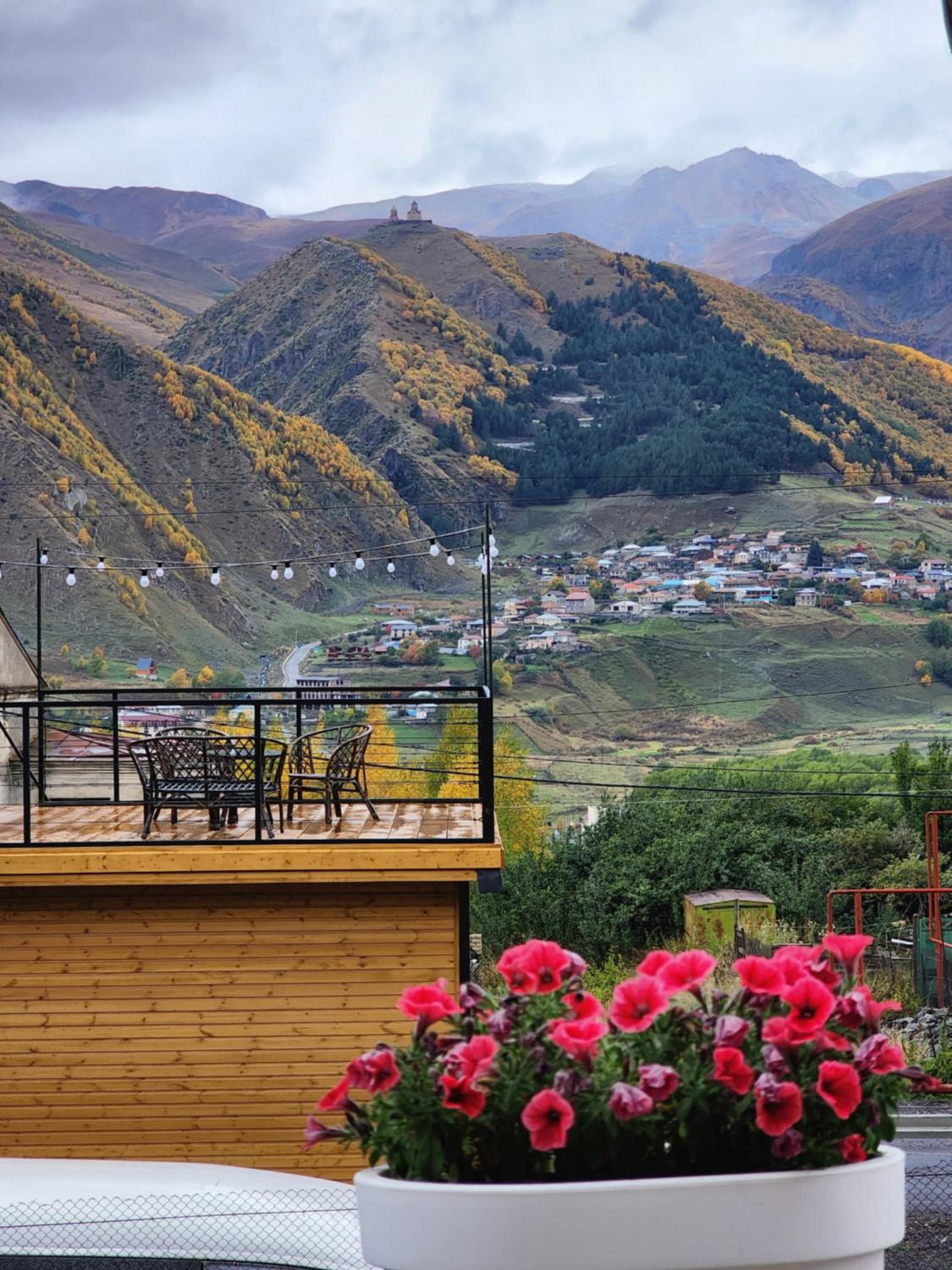 Magic Hut_Kazbegi