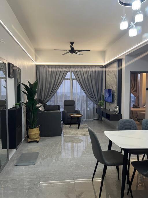 Home Sweet Home 2 rooms Apartment view 2