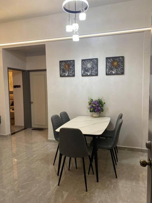 Home Sweet Home 2 rooms Apartment view 4