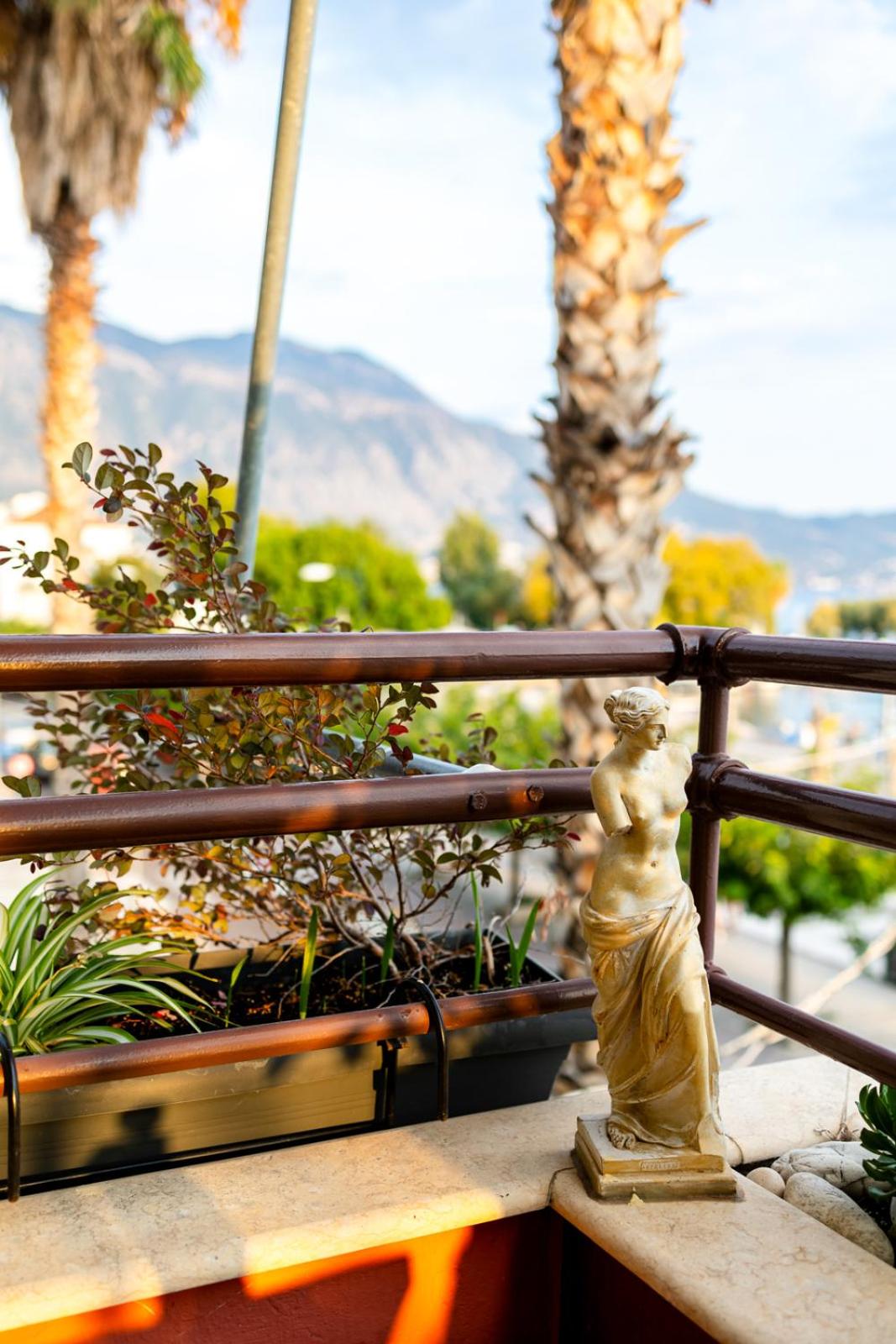 Grand Luxury Apartment Seafront Kalamata