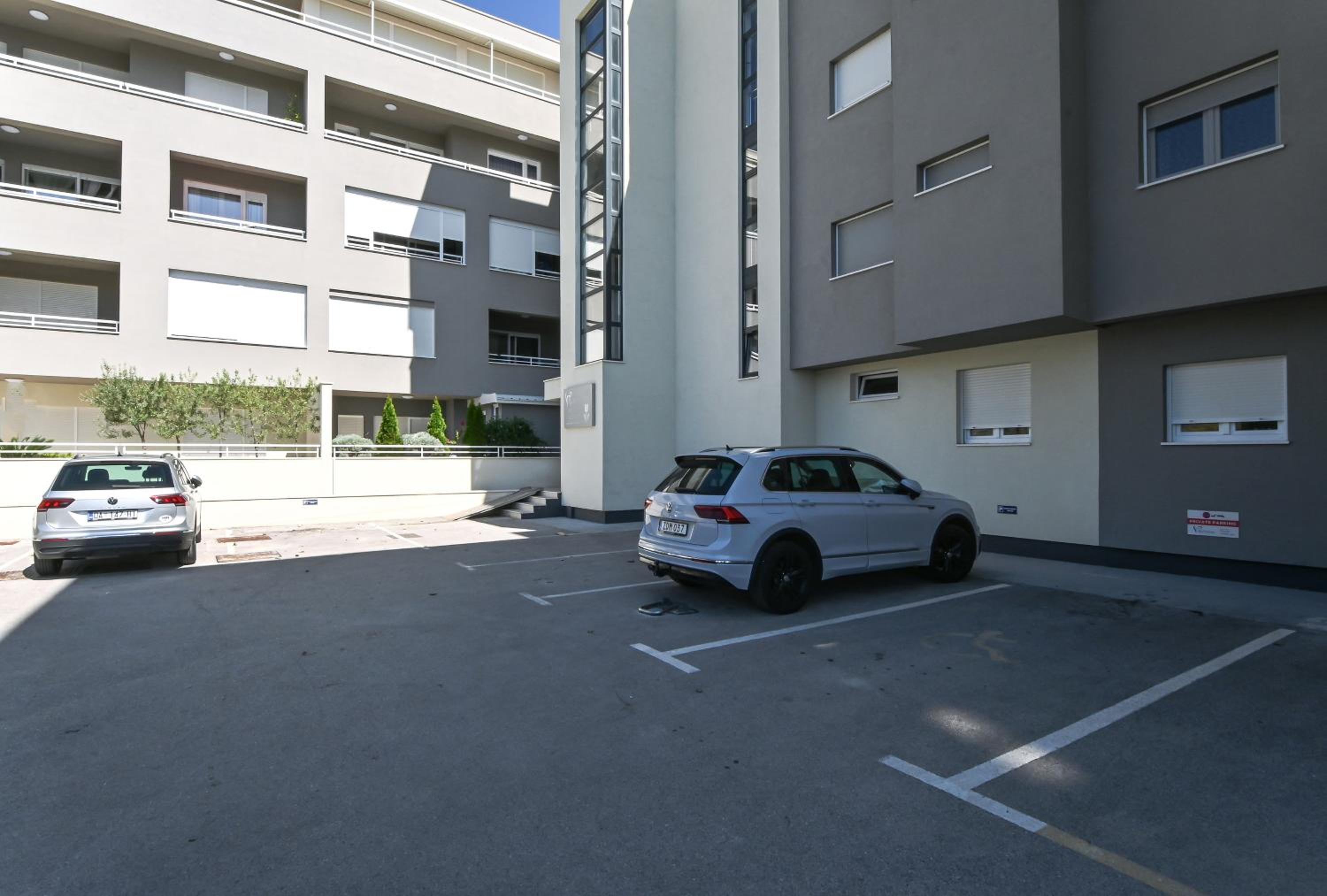 Apartment TRI MASLINE with seaview view 5