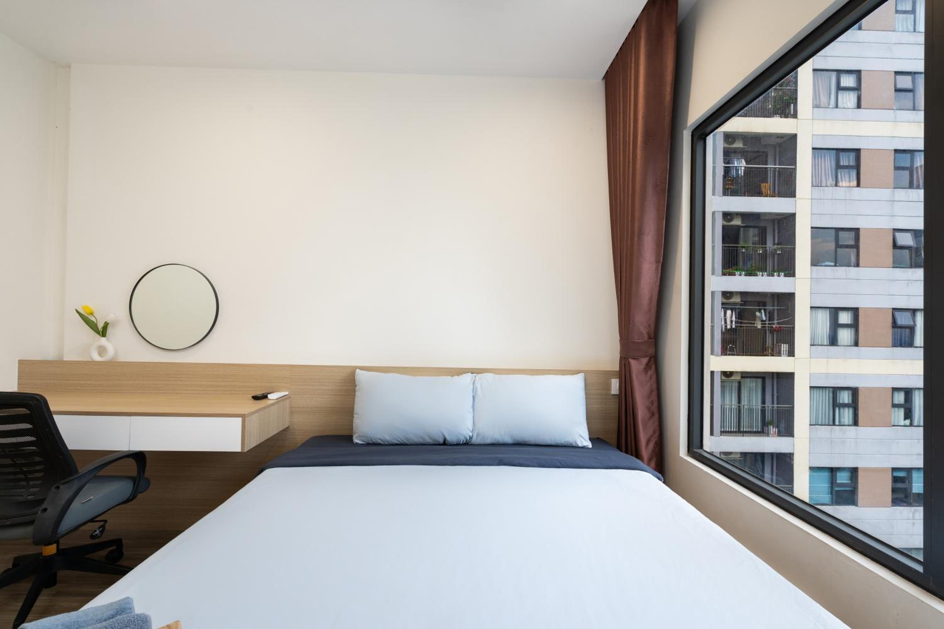 Emma House 5 - Rainbow 1BR Vinhomes Grand Park Q9 view 3