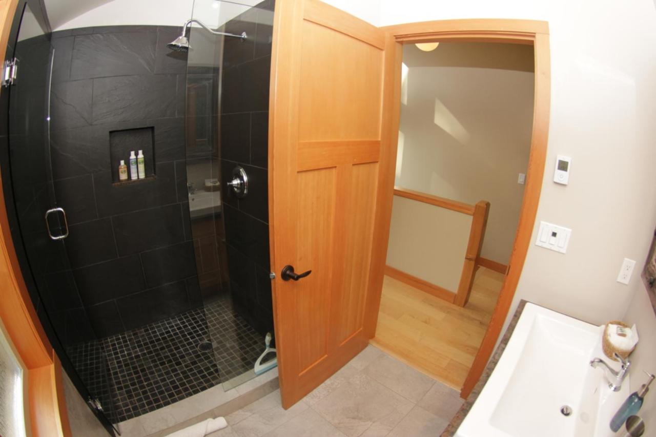 Tofino Vacations - Black Bear Guesthouse - Property Image 13