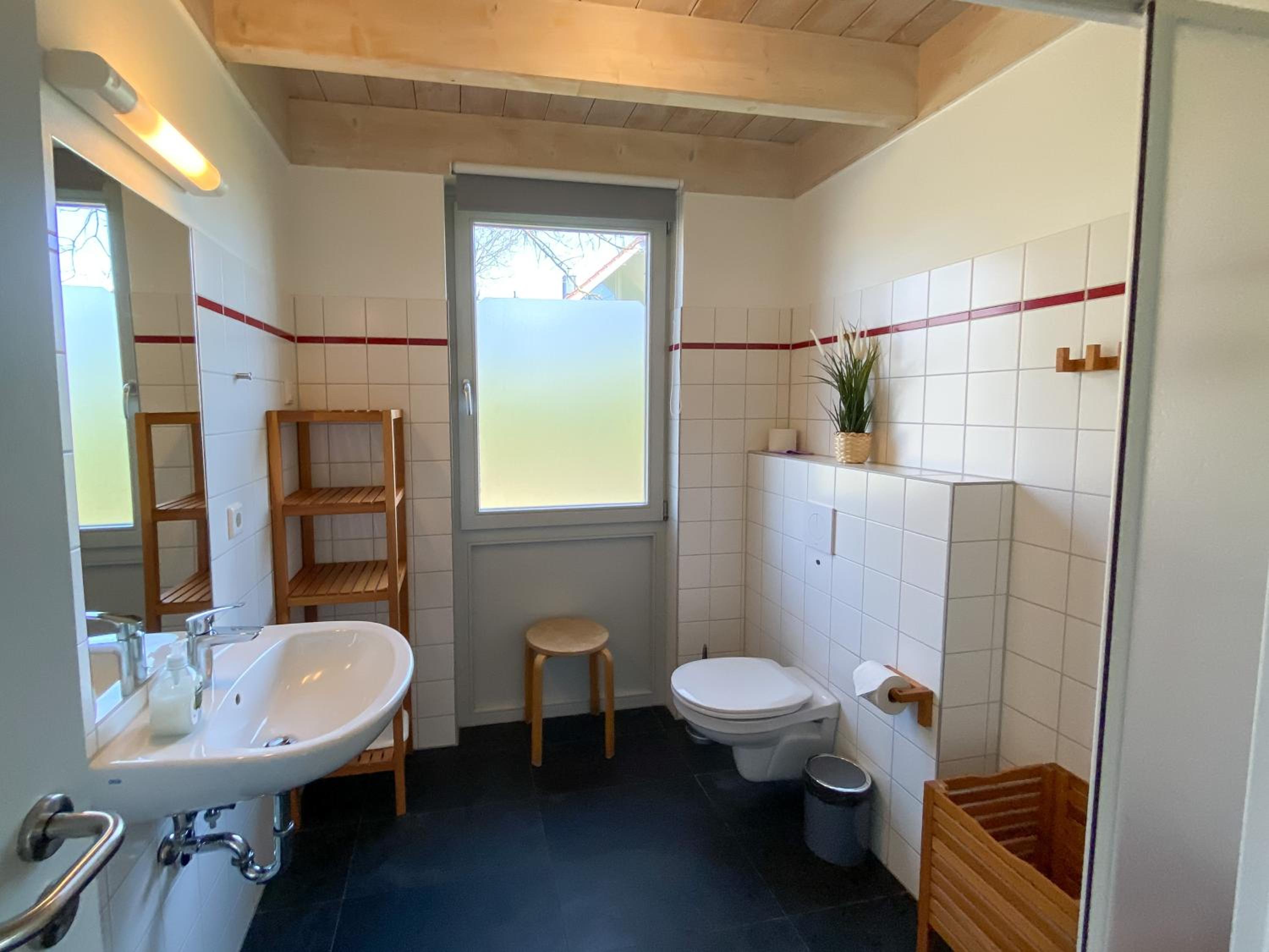 Ferienhaus Wiesengeflüster E5 - gruppenfreundlich in Randlage mit Fasssauna