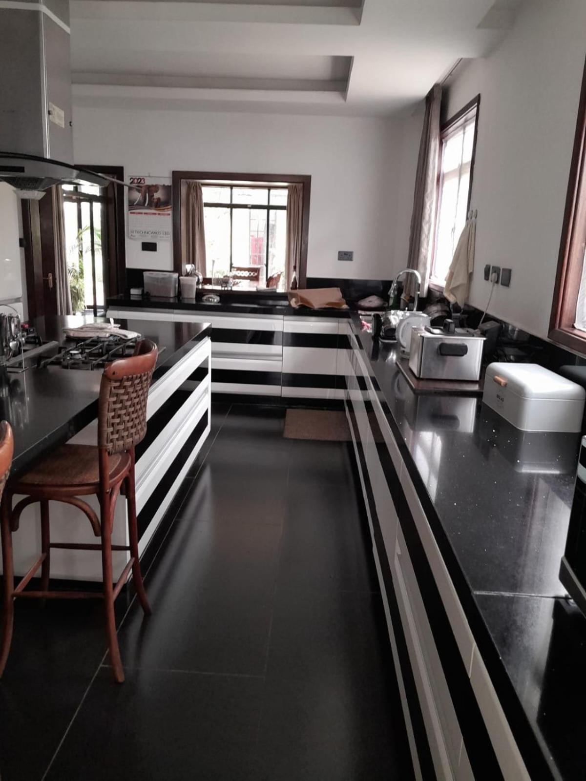 Florances Rest House