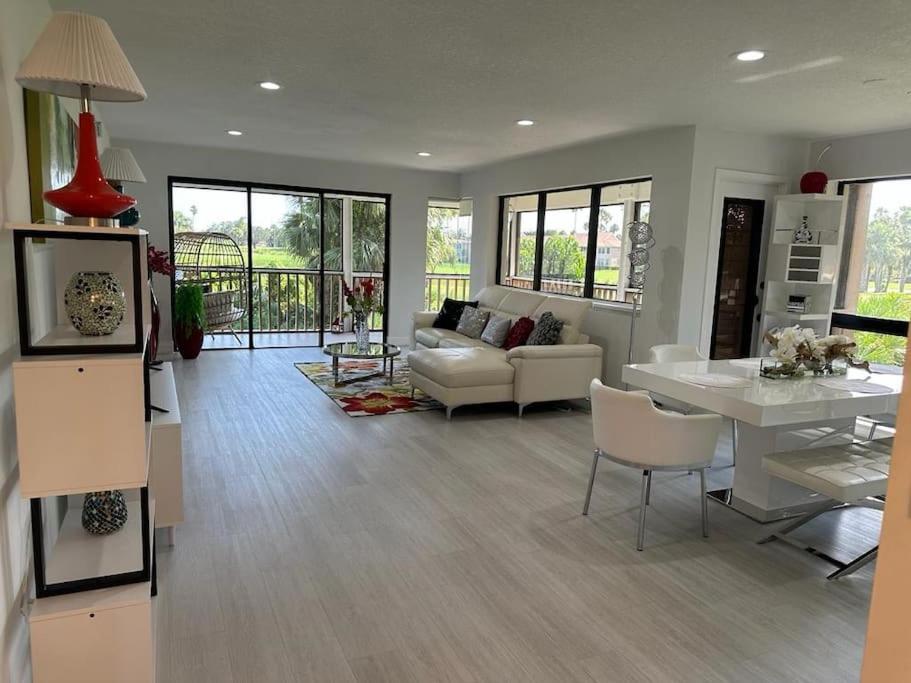 West Palm Beach Vacations - The Delightful Golf Villa - Property Image 3