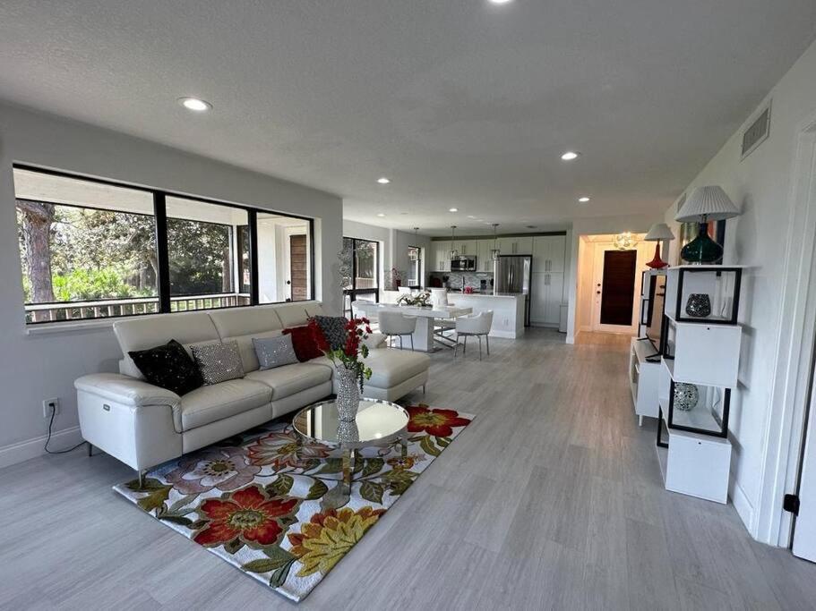 West Palm Beach Vacations - The Delightful Golf Villa - Property Image 1