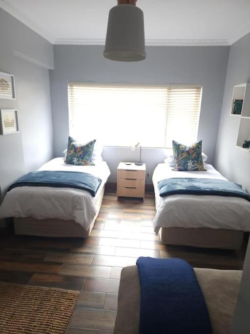 Cape Town, Sea Point, Beautiful 2 Bedroom Apartment @Tucked Away view 5