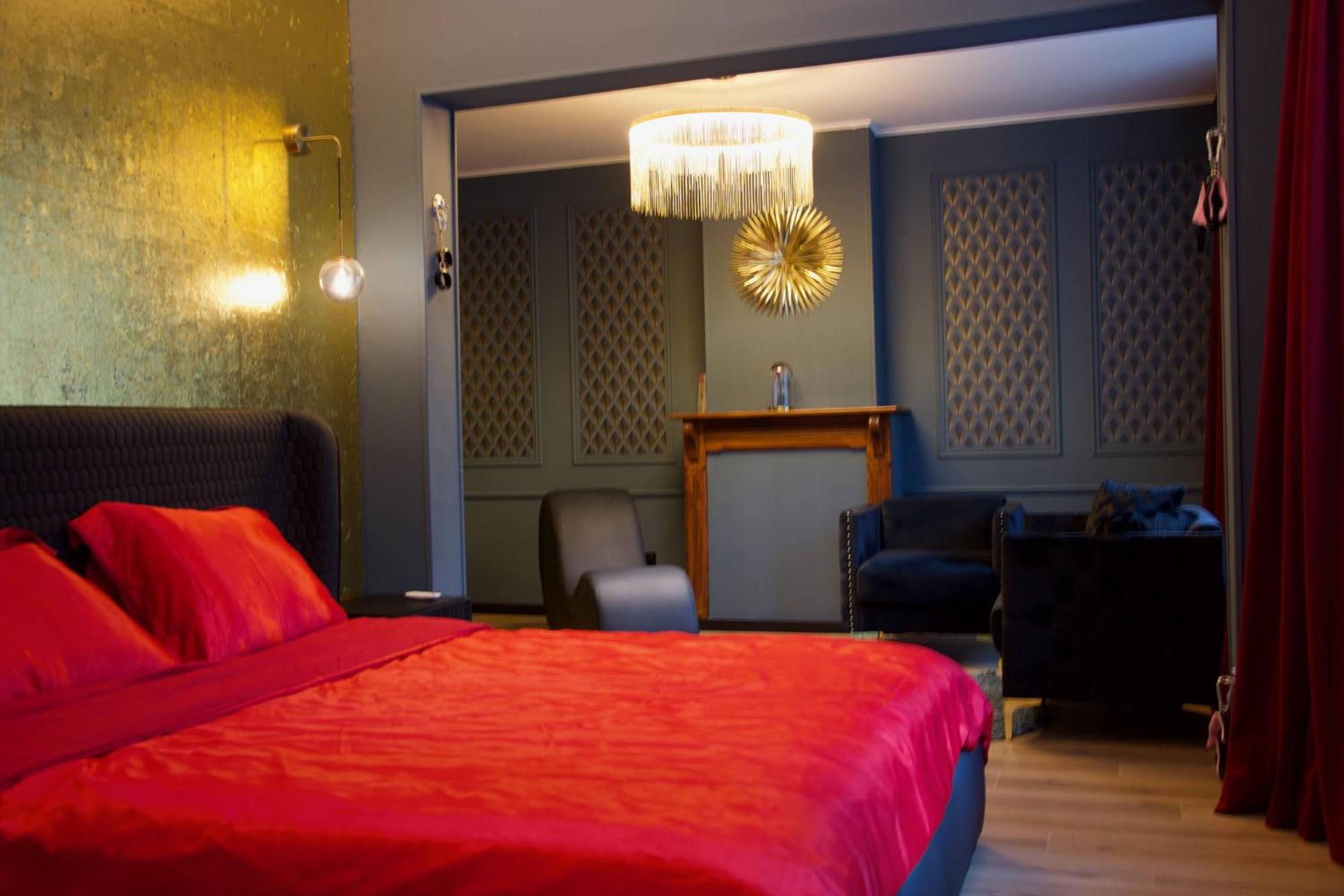 Romantic Suite Boudoir-bleu -ADULTS ONLY-