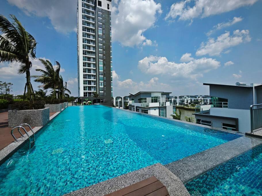 D'Lagoon, Seri Austin by Antlerzone