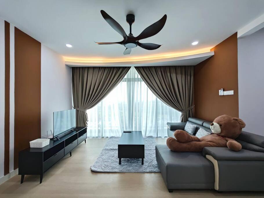 D'Lagoon, Seri Austin by Antlerzone