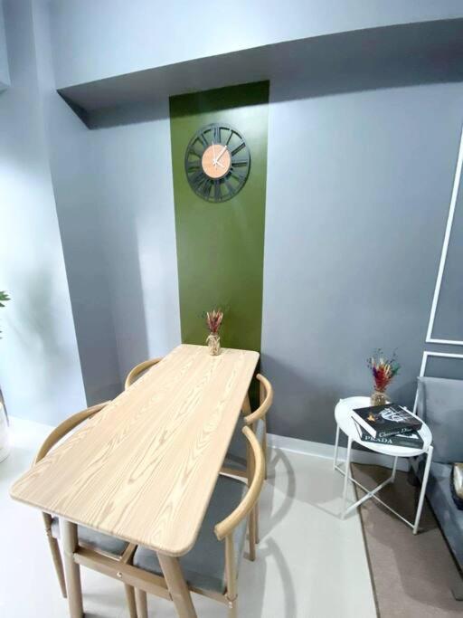 Cynn Stays S Residences at MOA view 2