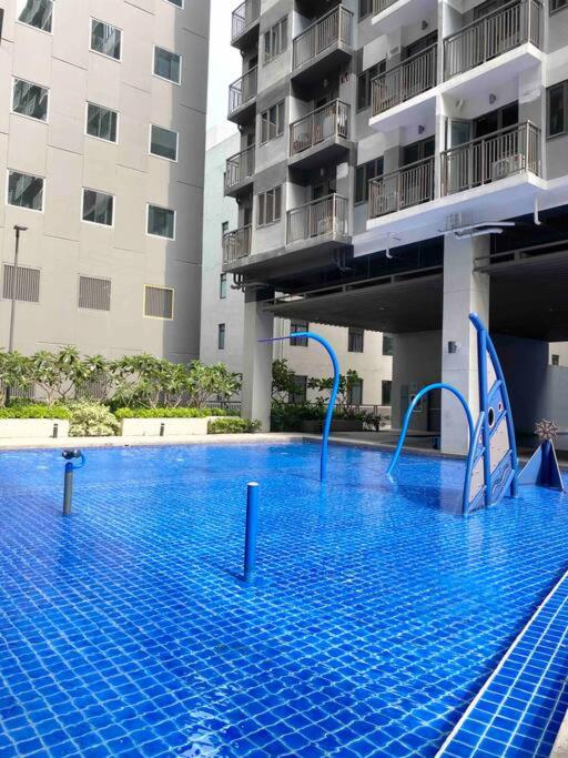 Cynn Stays S Residences at MOA view 4