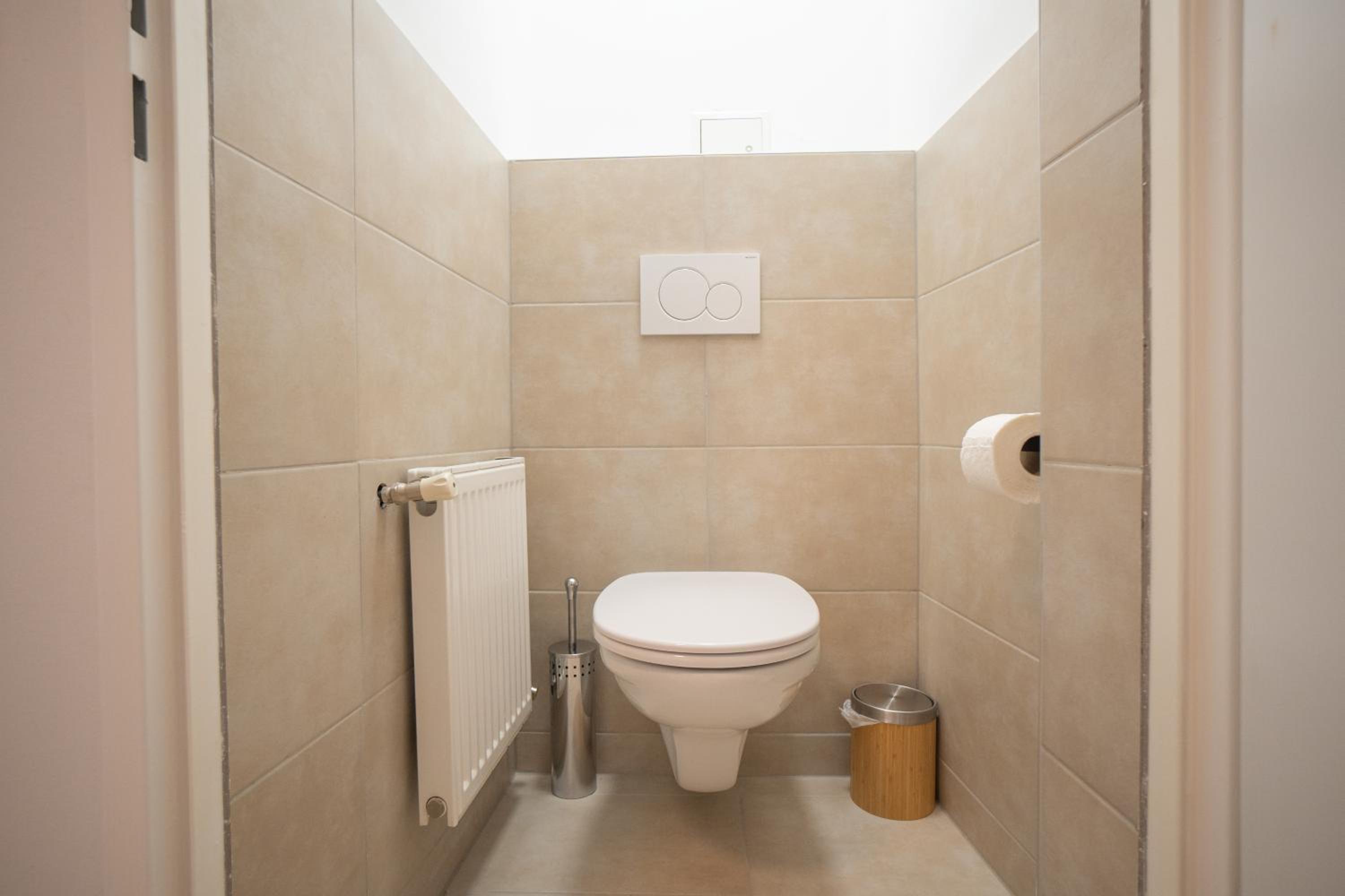 Central brand-new apartment with a patio