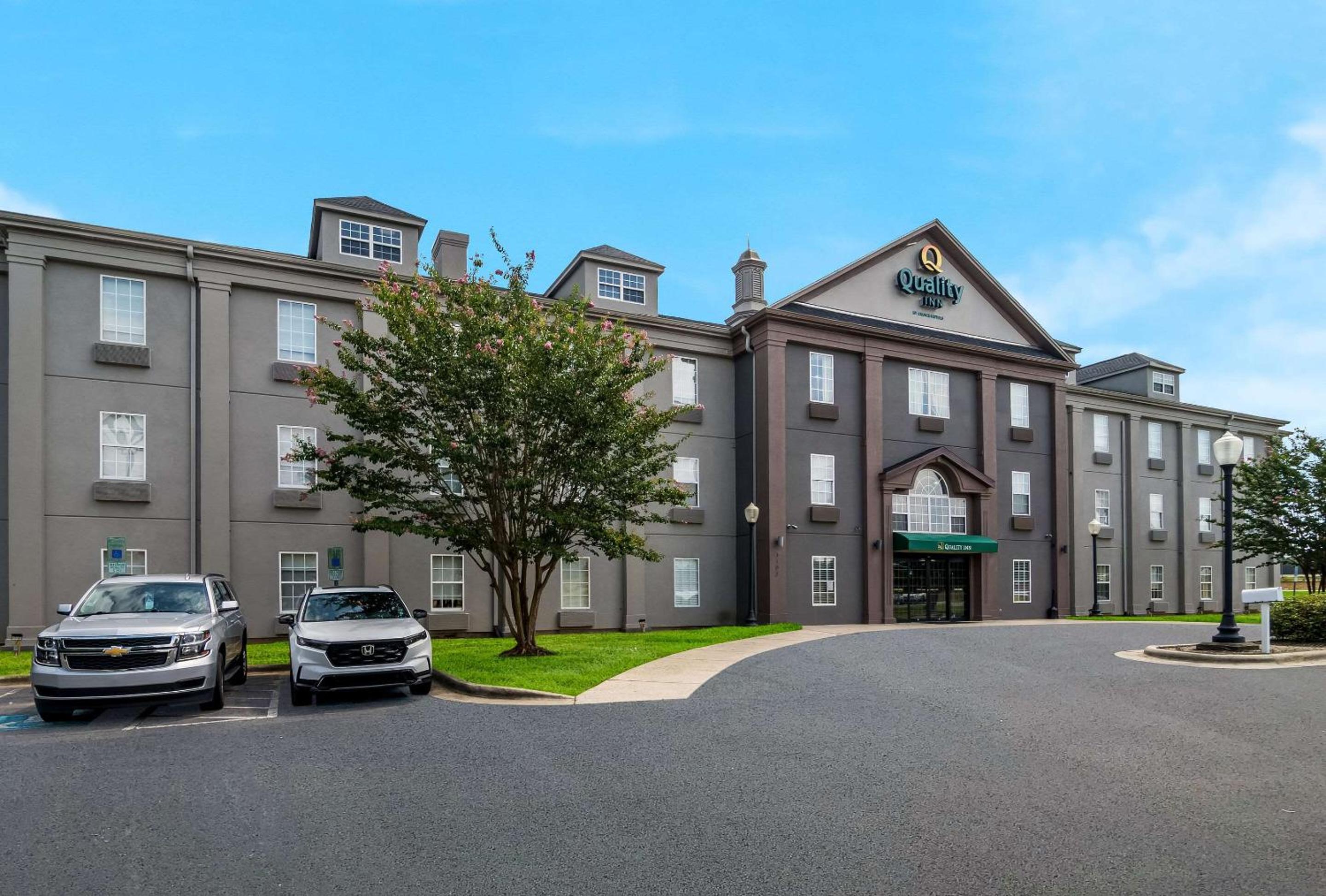 Quality Inn Goldsboro view 3
