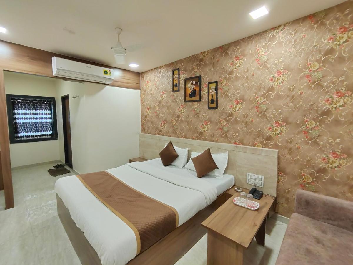 Hotel Palm Residency view 2