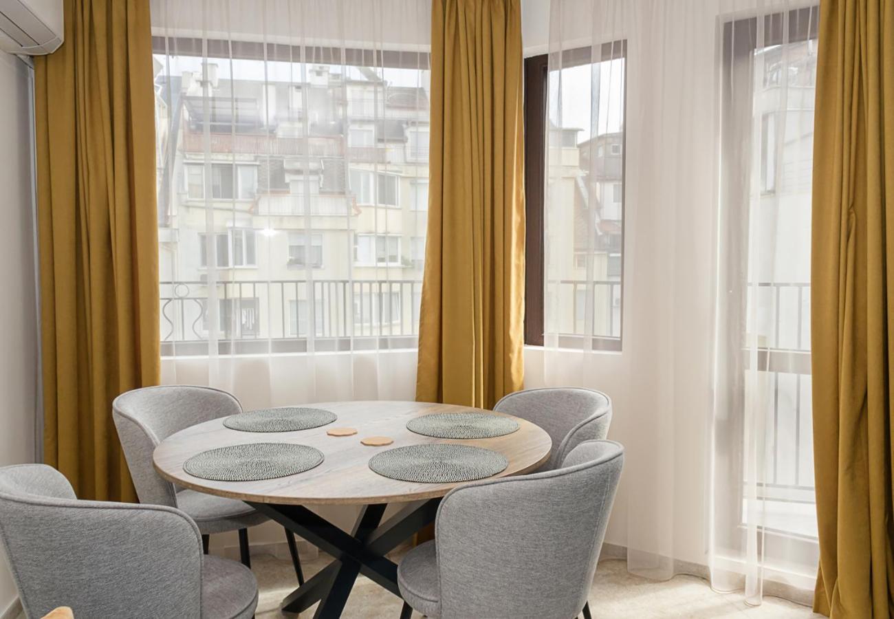 Blue Wave Varna- 2BD Flat with Parking by Flat Mаnager