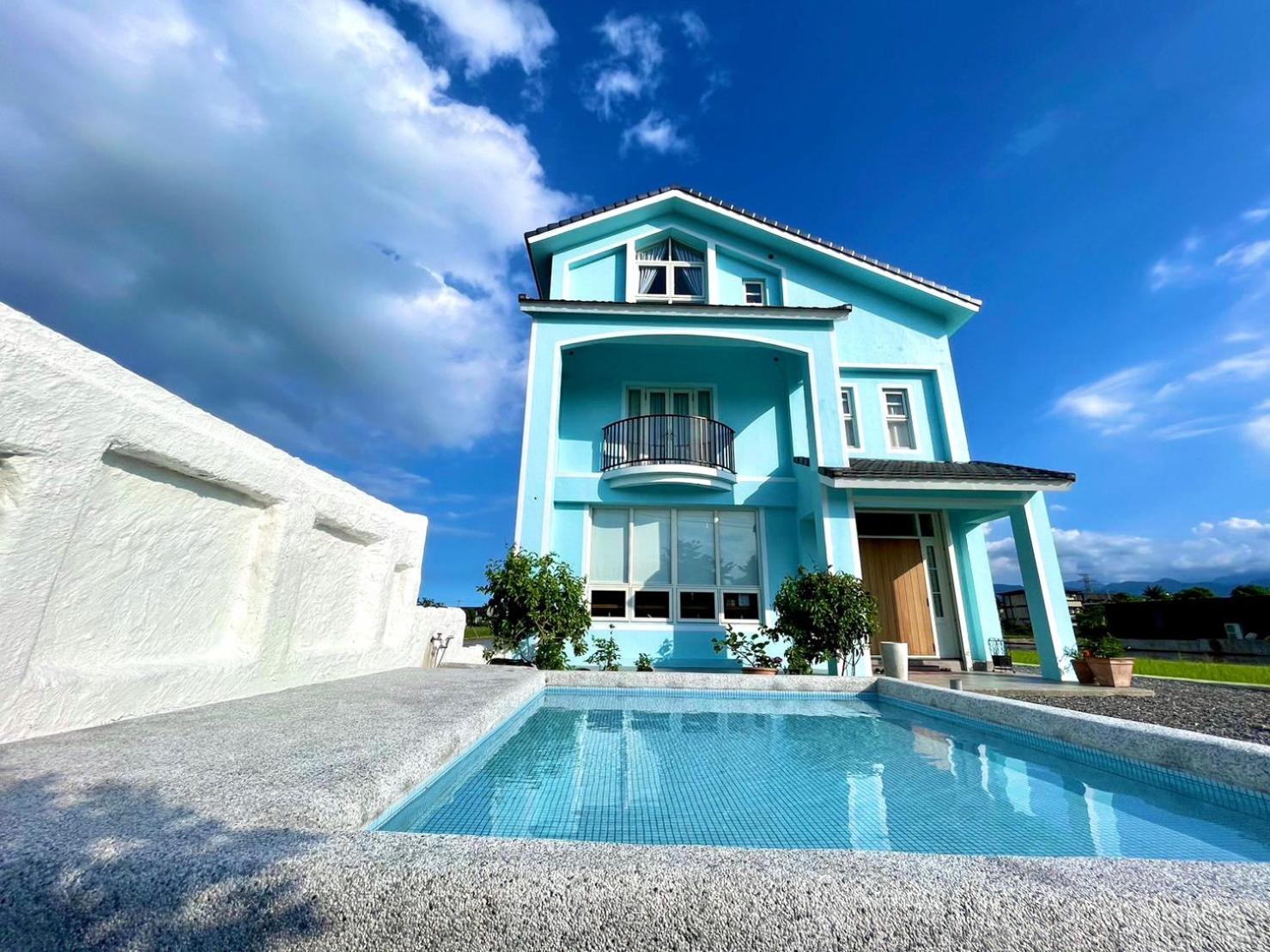 An Blue House