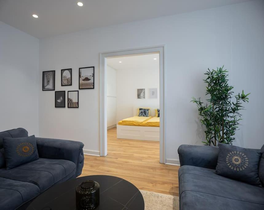 Beautiful salon apartment 140sqm view 4