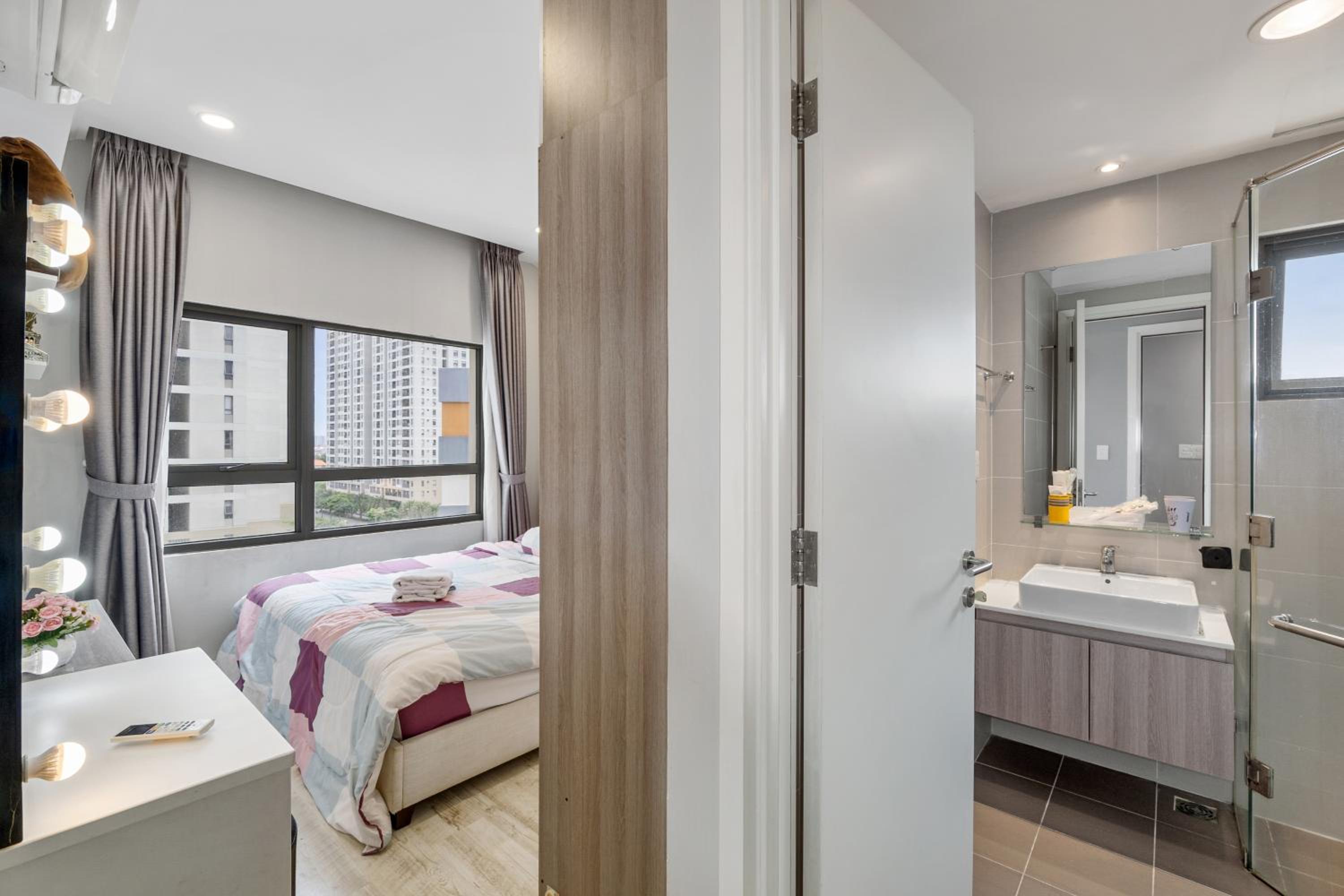 Cozy 2 Bedroom Condo in Masteri Thao Dien, Fully Furnished With Full Amenities
