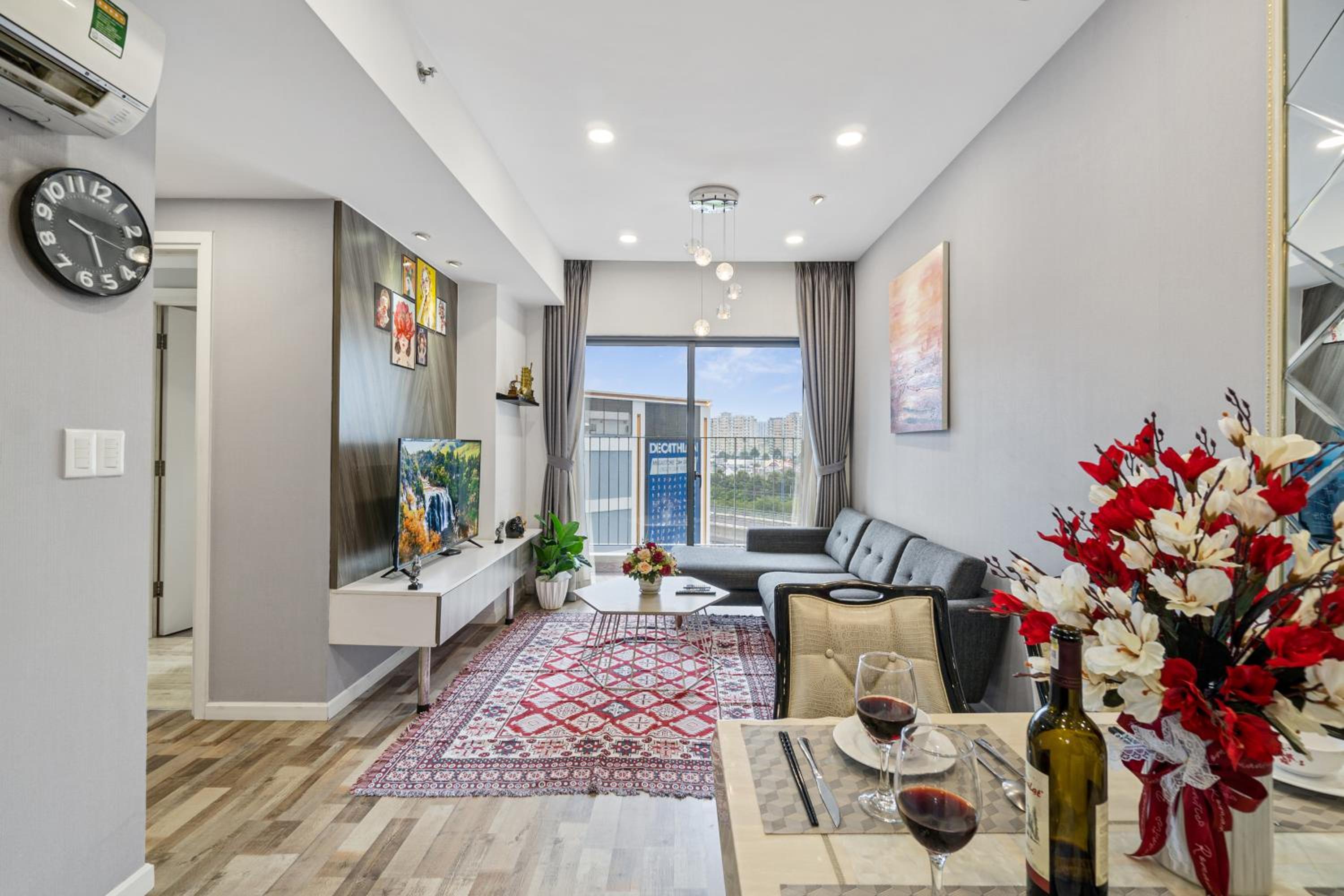 Cozy 2 Bedroom Condo in Masteri Thao Dien, Fully Furnished With Full Amenities